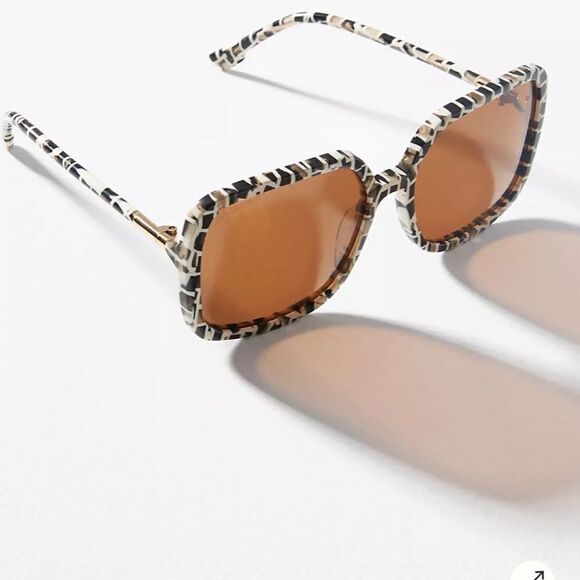 NWT Transparent Janis Polarized Sunglasses Black and White main image 11